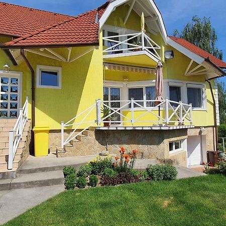 Apartment In Fonyod/Balaton 18580 Exteriör bild