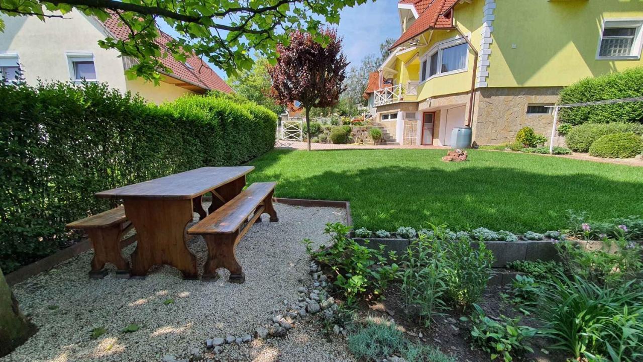 Apartment In Fonyod/Balaton 18580 Exteriör bild
